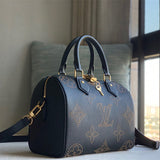  top-handle bag interior and compartment view