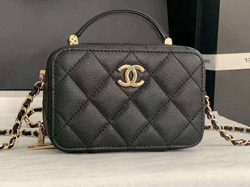 Zivas Charm Refined Structure Luxury Handbag (Effortless Style Upgrade) – Front View