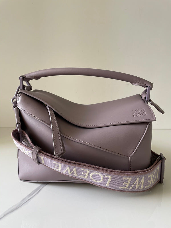 Ziva's Charm handbag – full view (25cm*10.5cm*16cm)