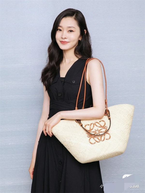 Ziva's Charm handbag – interior view (34cm*13cm*16cm)