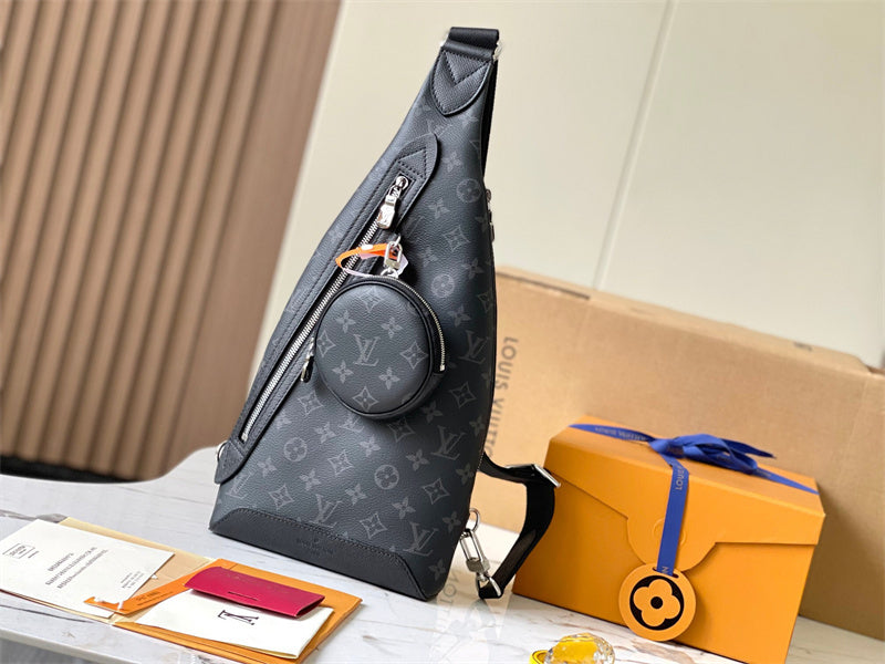  Essential handbag front view