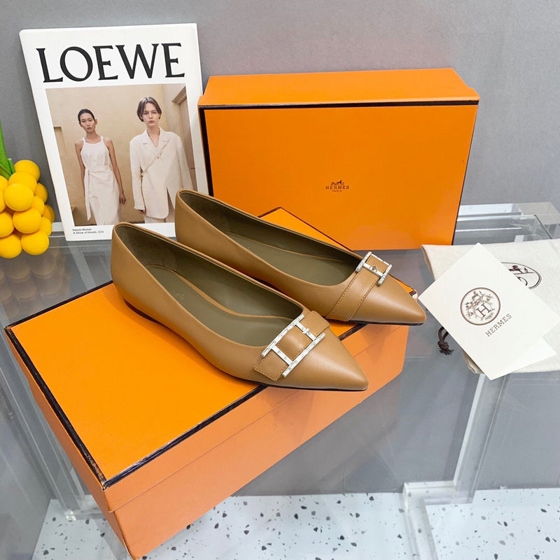 Hermès White Classic Ballet Flats - Full Silhouette View