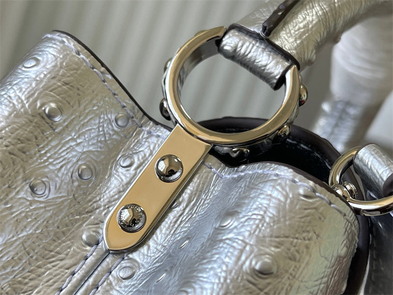  handbag interior and compartment view 9