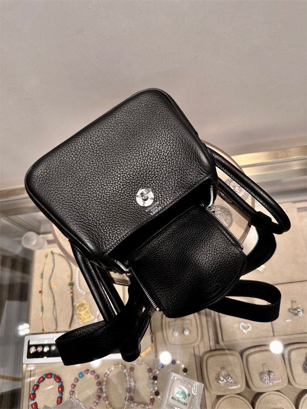  Refined everyday bag front view 7