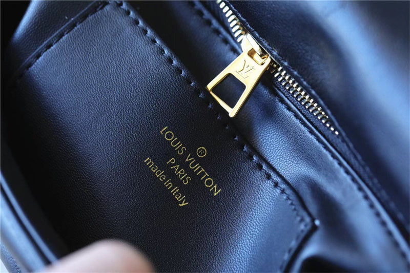  Elegant carryall bag carried on shoulder 16