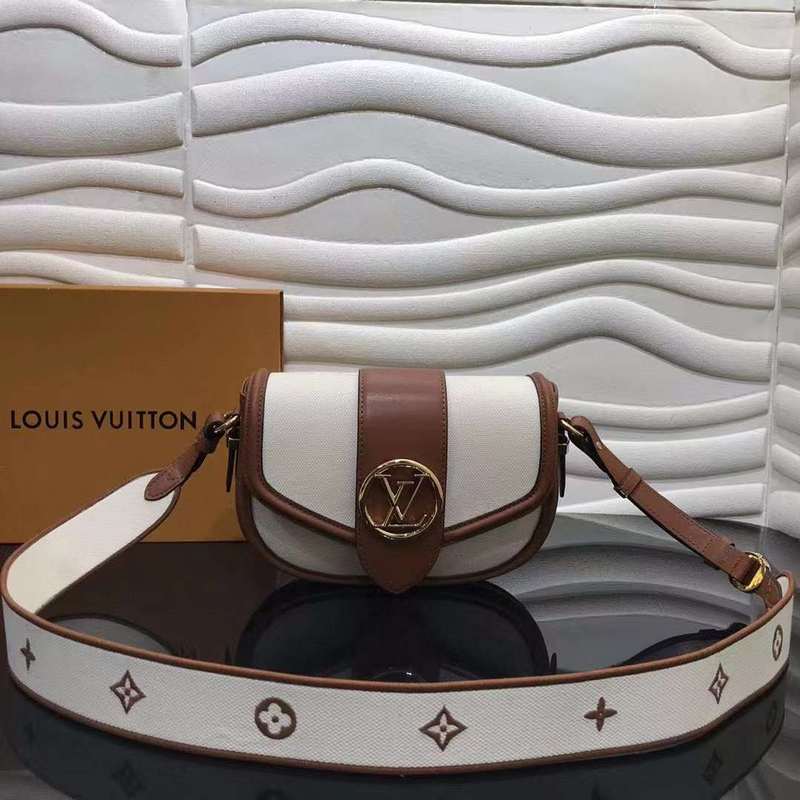 Side profile of structured chic women's handbag – women's luxury handbag