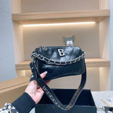 Ziva's Charm handbag – close-up view (one versatile size)