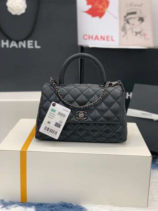 Zivas Charm Chic Craftsmanship Everyday Handbag (Structured Everyday Essential) – Detail View