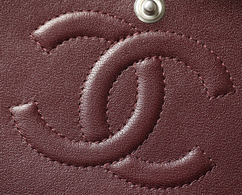Ziva's Charm handbag – close-up view (one versatile size)