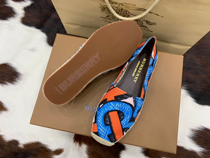 Burberry shoes Style 087 - logo and branding close-up