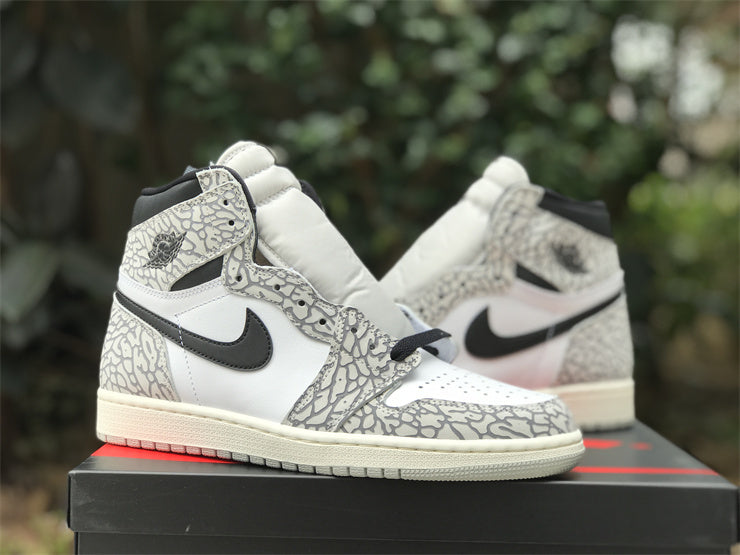 Nike clean off-white luxury sneakers view 6 padded collar comfort