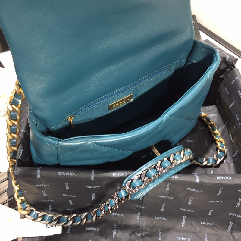 Zivas Charm Streamlined Design Fashion Handbag (Modern Wardrobe Staple) – Lifestyle Shot