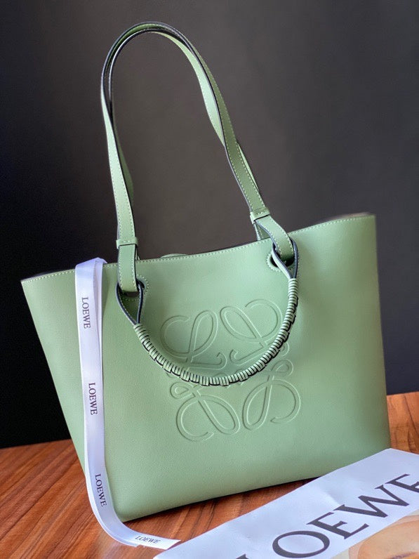 Ziva's Charm handbag – angled view (29cm*25cm*14cm)