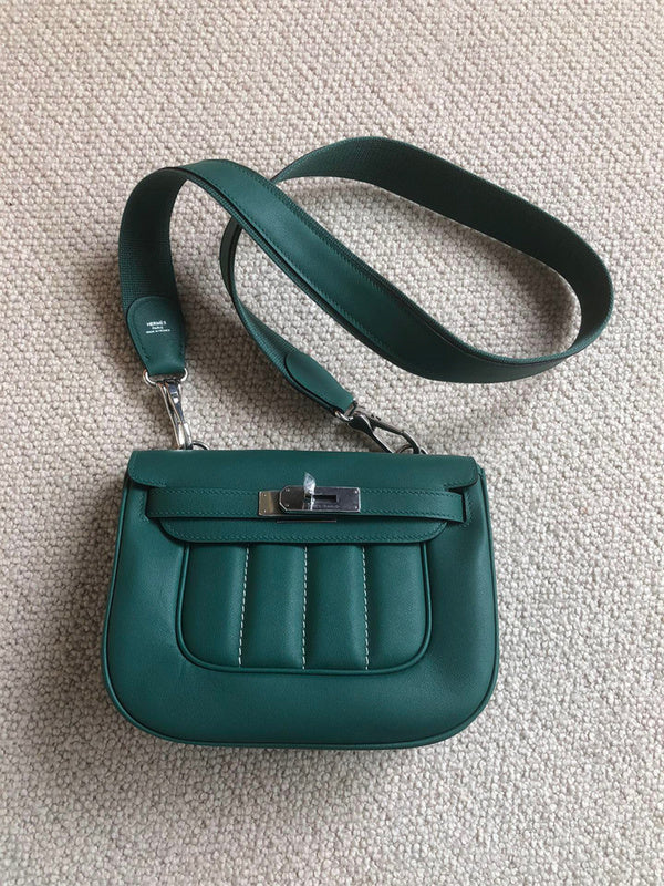  tote bag interior and compartment view