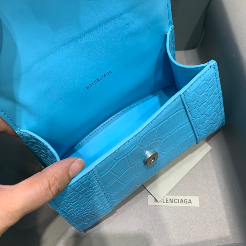 Sophisticated Premium PU Leather Handbag - Polished Finish | Women's Luxury Handbag #577 - alternate angle view (image 8) of designer-inspired handbag