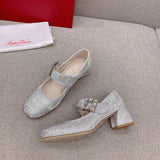 Styling view of Roger Vivier luxury piece style No.094