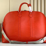  Streamlined shoulder bag carried on shoulder 10