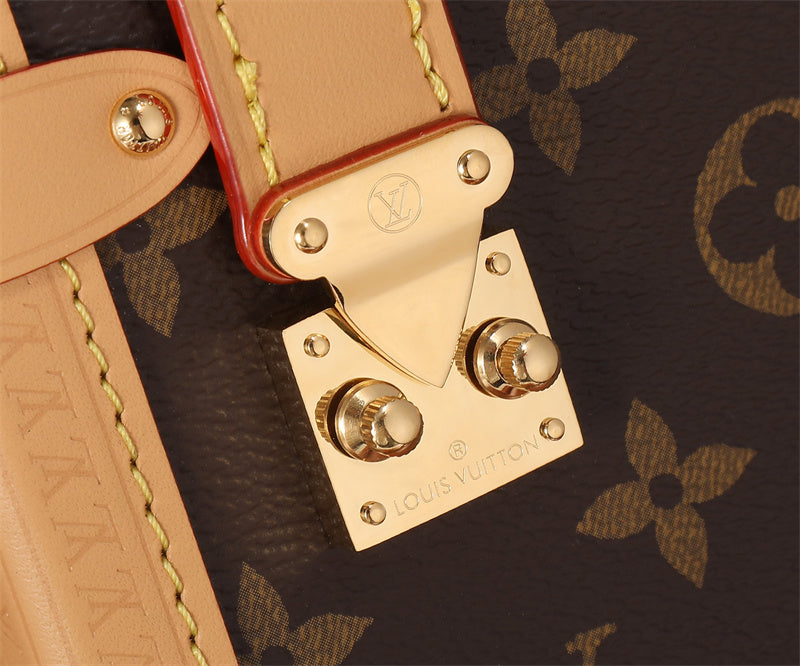  minimalist satchel detail view showing craftsmanship 14