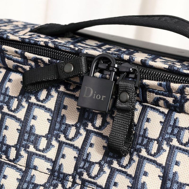Top view of everyday-luxe premium women's handbag – women's luxury accessory