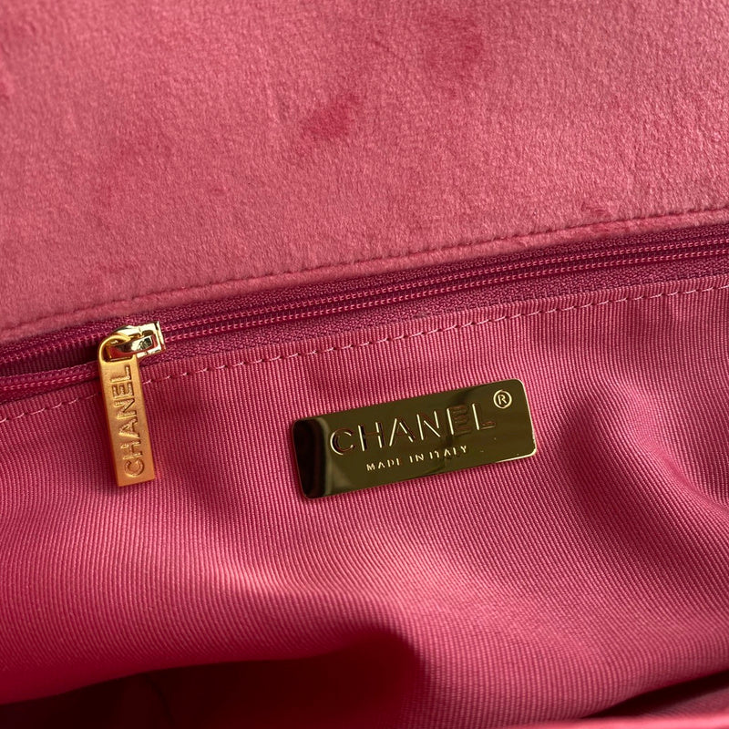 Zivas Charm Effortless Elegance Fashion Handbag (Effortless Style Upgrade) – Styled Look