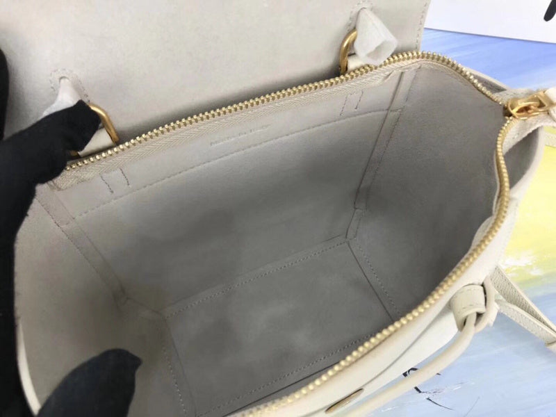 Front view of everyday-luxe modern women's handbag – women's designer-style accessory