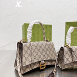 Ziva's Charm handbag – detail view (one versatile size)