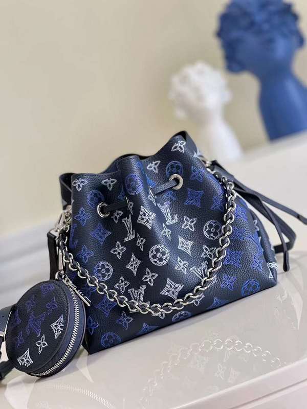 Front view of everyday-luxe polished women's handbag – women's designer-style accessory