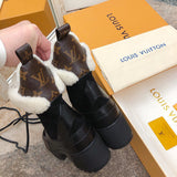 Front view of Louis Vuitton luxury piece style No.177
