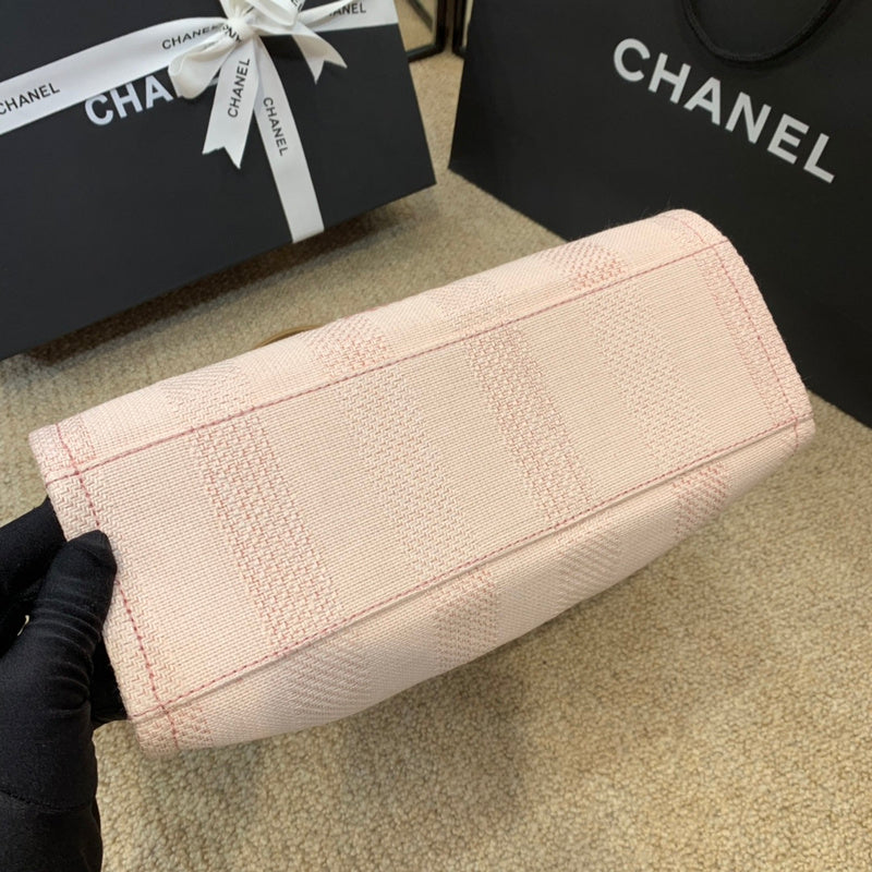  handbag, spacious everyday style, image 8