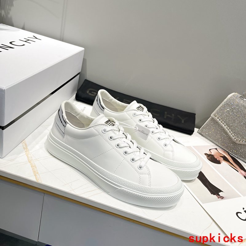Givenchy shoes Style 111 - top view showing design