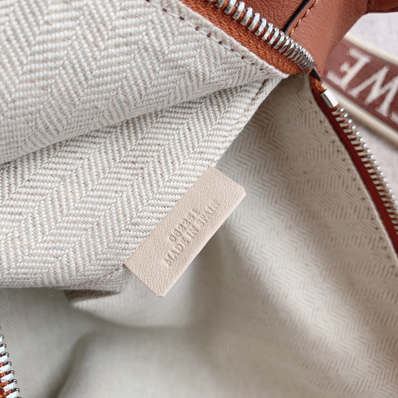 Ziva's Charm handbag – product shot (33cm*30cm*16cm)