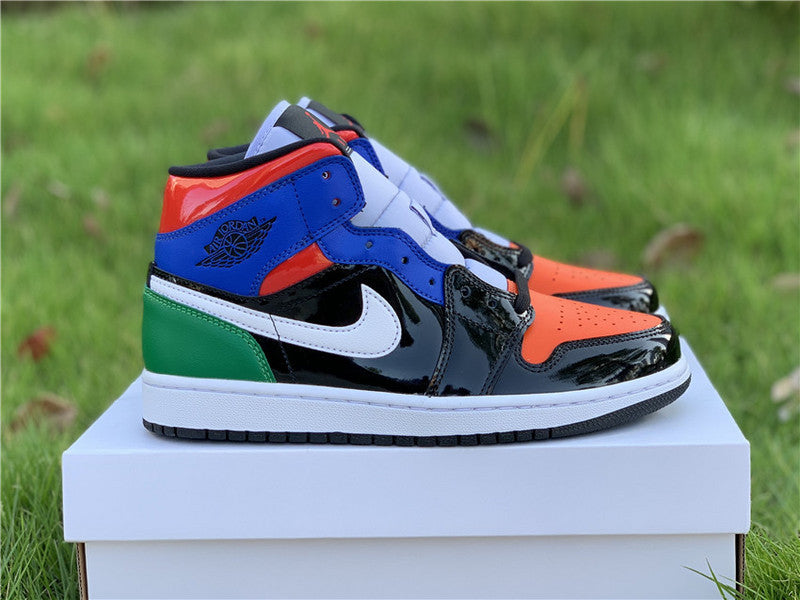 Nike Men's & Women's Designer Lifestyle Shoes — Style 128 back view