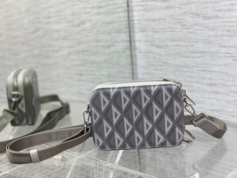 Handle and strap detail of classic sleek women's handbag – women's luxury accessory