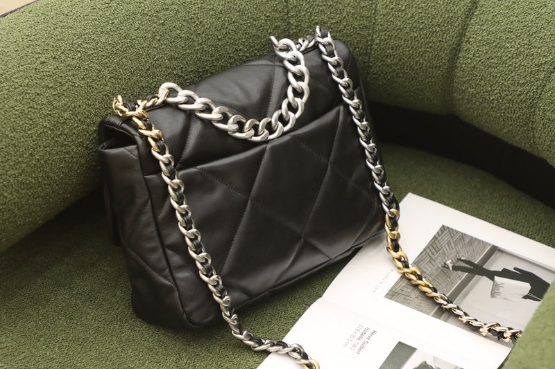  women's handbag, spacious design, view 3