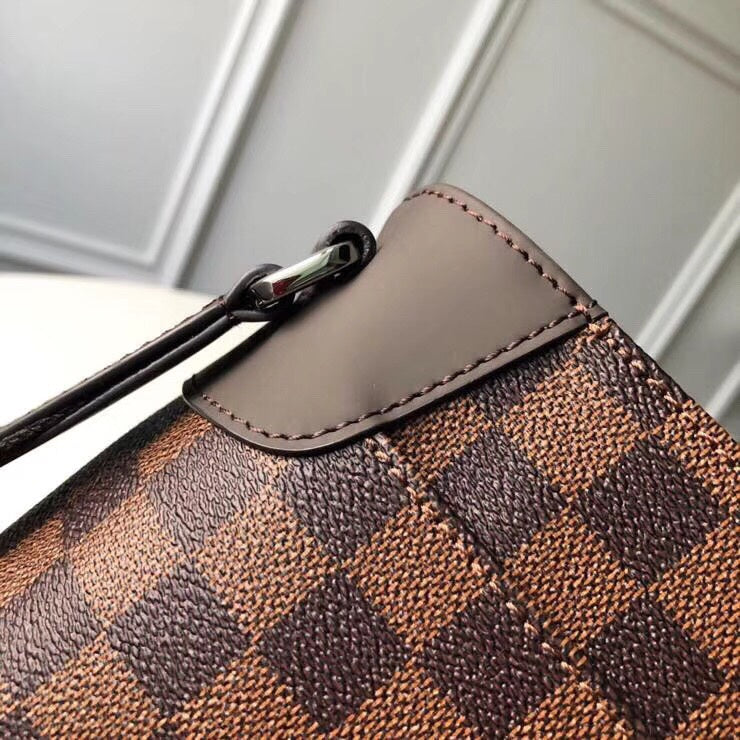 Handle and strap detail of premium sleek women's handbag – women's designer-style accessory