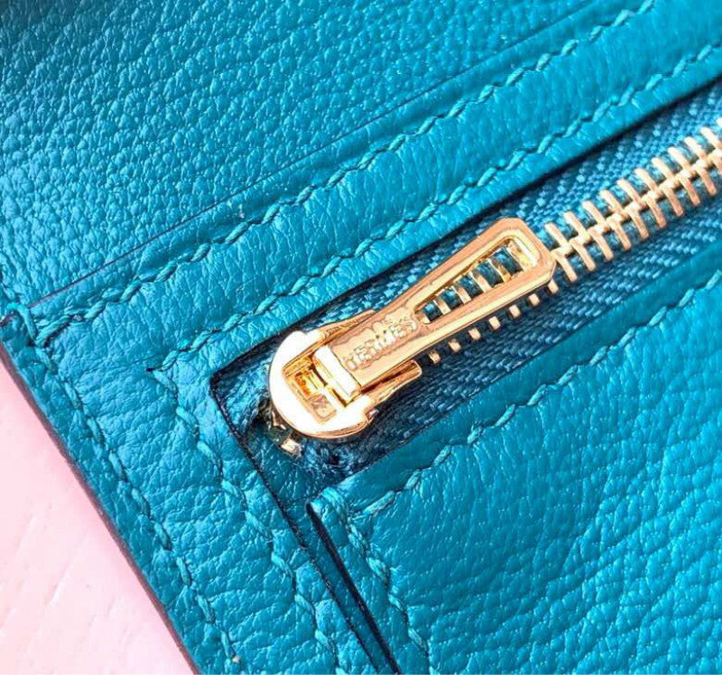  Sophisticated crossbody bag front view 7