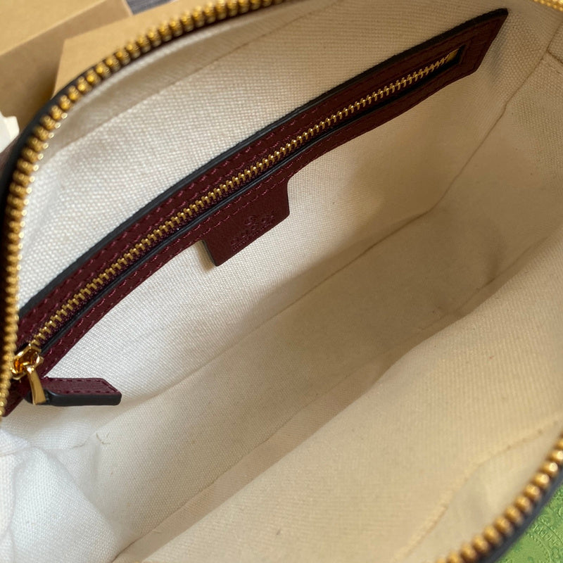 Side profile of everyday-luxe statement women's handbag – women's luxury handbag