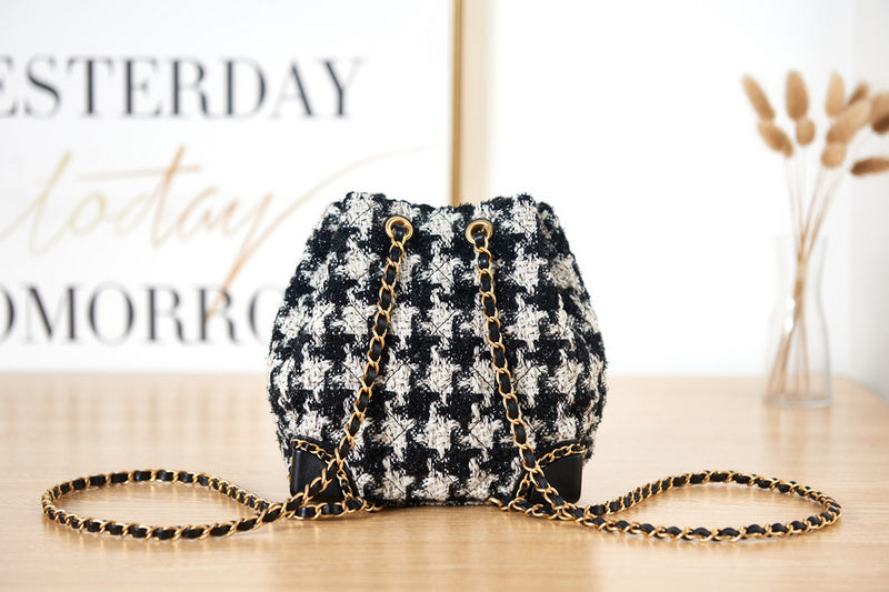 Zivas Charm Elevated Essentials Designer Handbag (Versatile Style Statement) – Side Profile