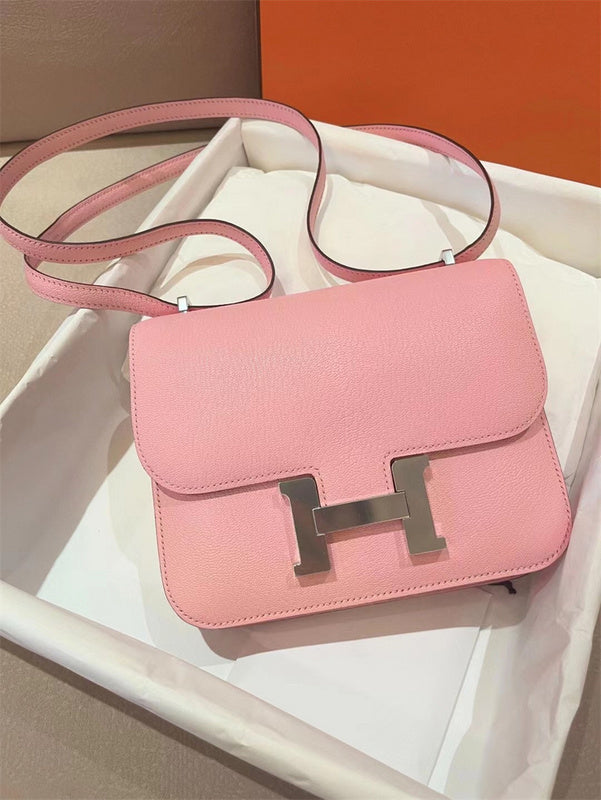 Considered handbag styled for everyday wear