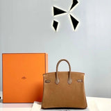 Crisp handbag styled for everyday wear
