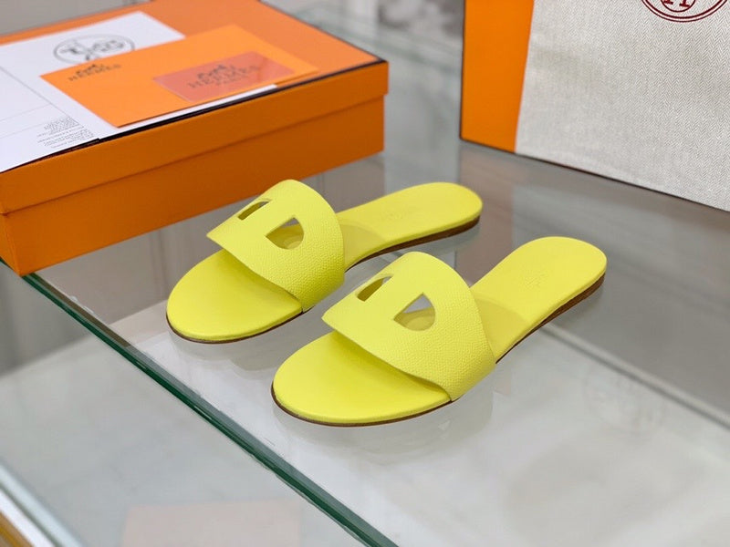 Hermès Nude Classic Ballet Flats - Side Profile View