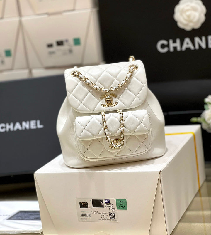 Ziva's Charm handbag – side angle view (one versatile size)