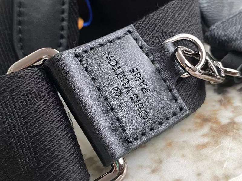 Handle and strap detail of elevated refined women's handbag – women's luxury accessory