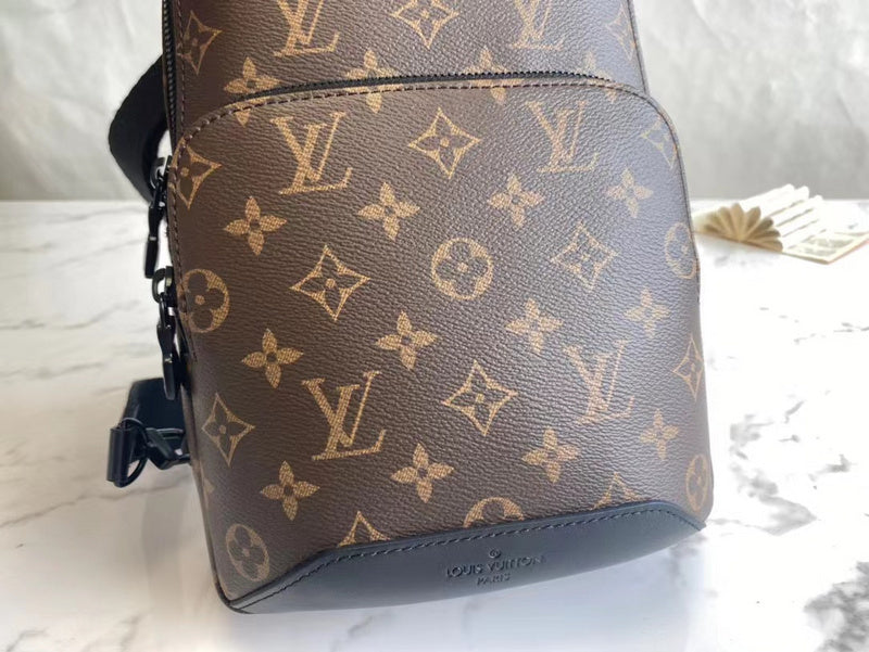 Handle and strap detail of premium everyday-luxe women's handbag – women's luxury handbag