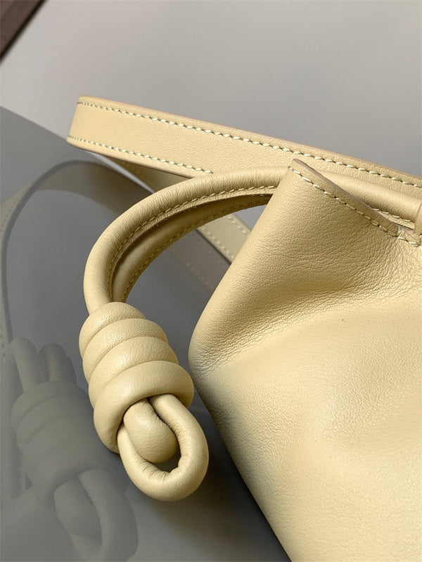 Ziva's Charm handbag – product shot (35cm*21cm*11.5cm)