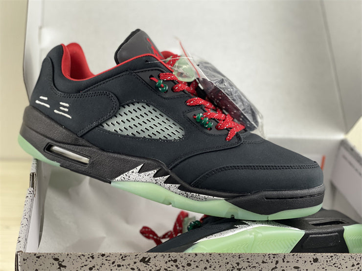 Nike Men's & Women's Premium Low-Top Trainers — Style 253