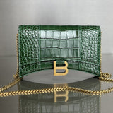 Zivas Charm Sleek Silhouette Statement Handbag (Everyday Luxury Essential) – Lifestyle Shot