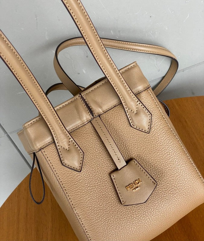 Ziva's Charm handbag – close-up view (15cm*18.5cm*18cm)