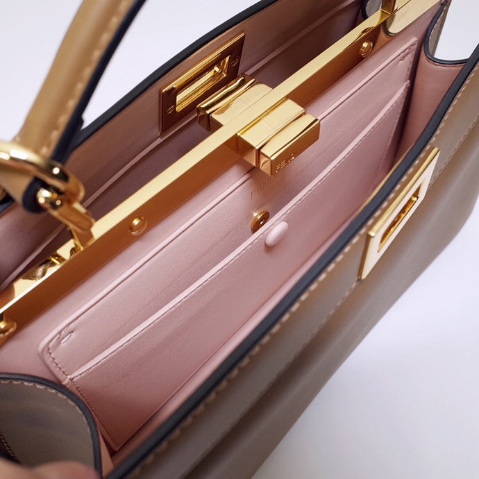 Ziva's Charm handbag – close-up view (29cm*12cm*18.5cm)