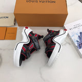 Front view of Louis Vuitton luxury piece style No.086